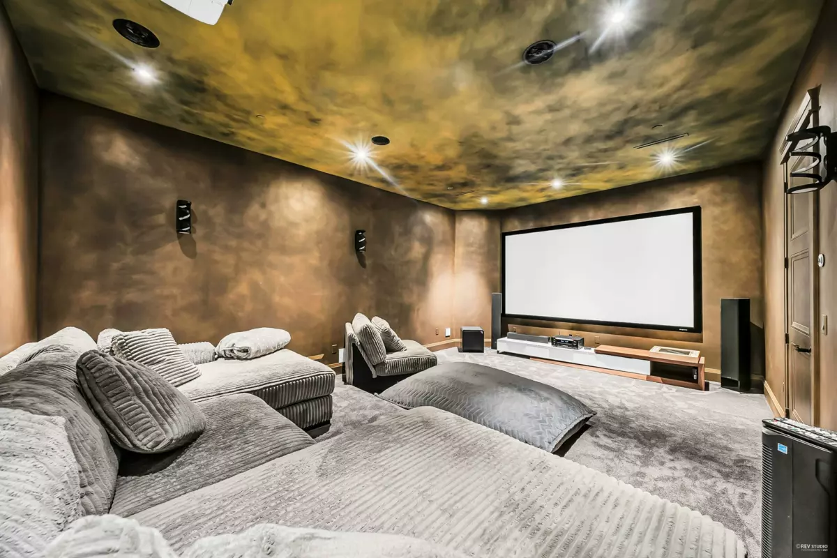 Loft / Bonus Room Photo of 18782 Old Dewdney Trunk Road, Pitt Meadows, BC