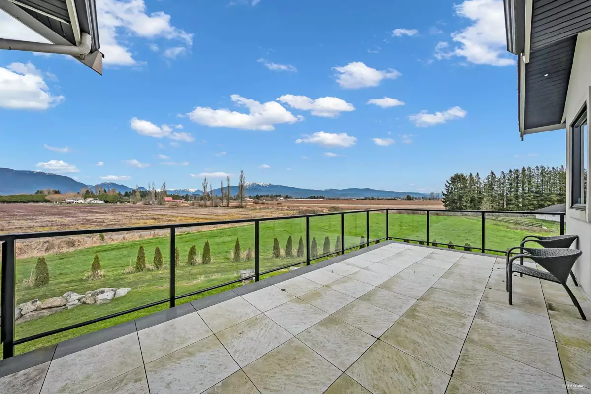 Outdoor Kitchen Photo of 18782 Old Dewdney Trunk Road, Pitt Meadows, BC
