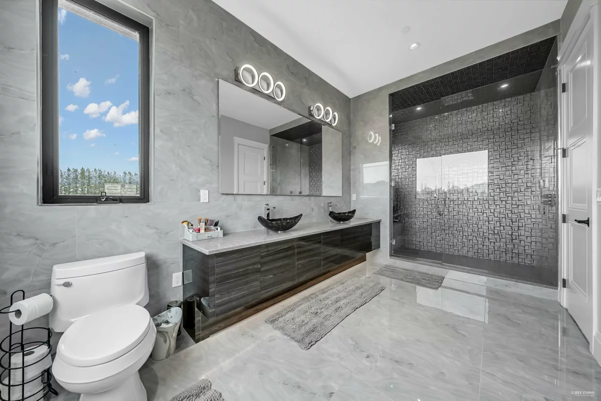 Outdoor Patio Photo of 18782 Old Dewdney Trunk Road, Pitt Meadows, BC