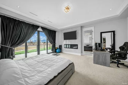 Hot Tub / Spa Photo of 18782 Old Dewdney Trunk Road, Pitt Meadows, BC