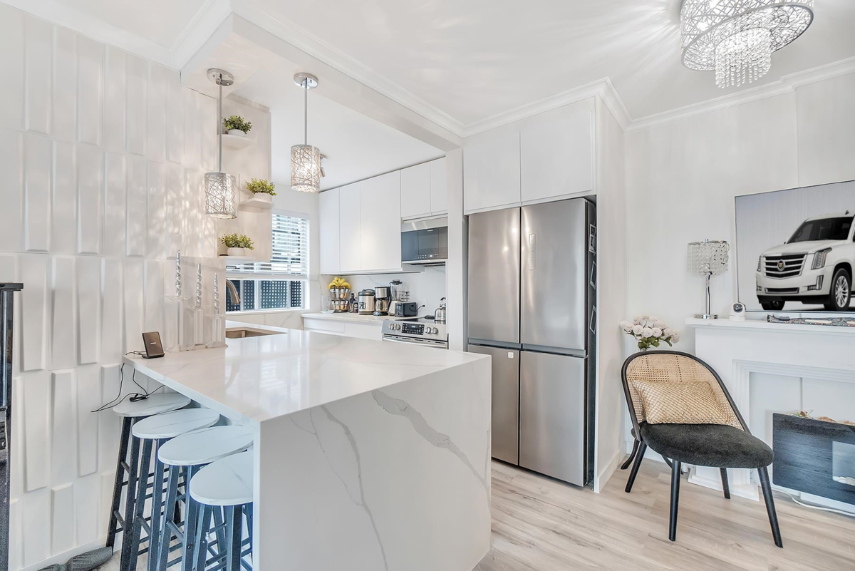 Bedroom 2 Photo of 101 1750 Esquimalt Avenue, West Vancouver, BC