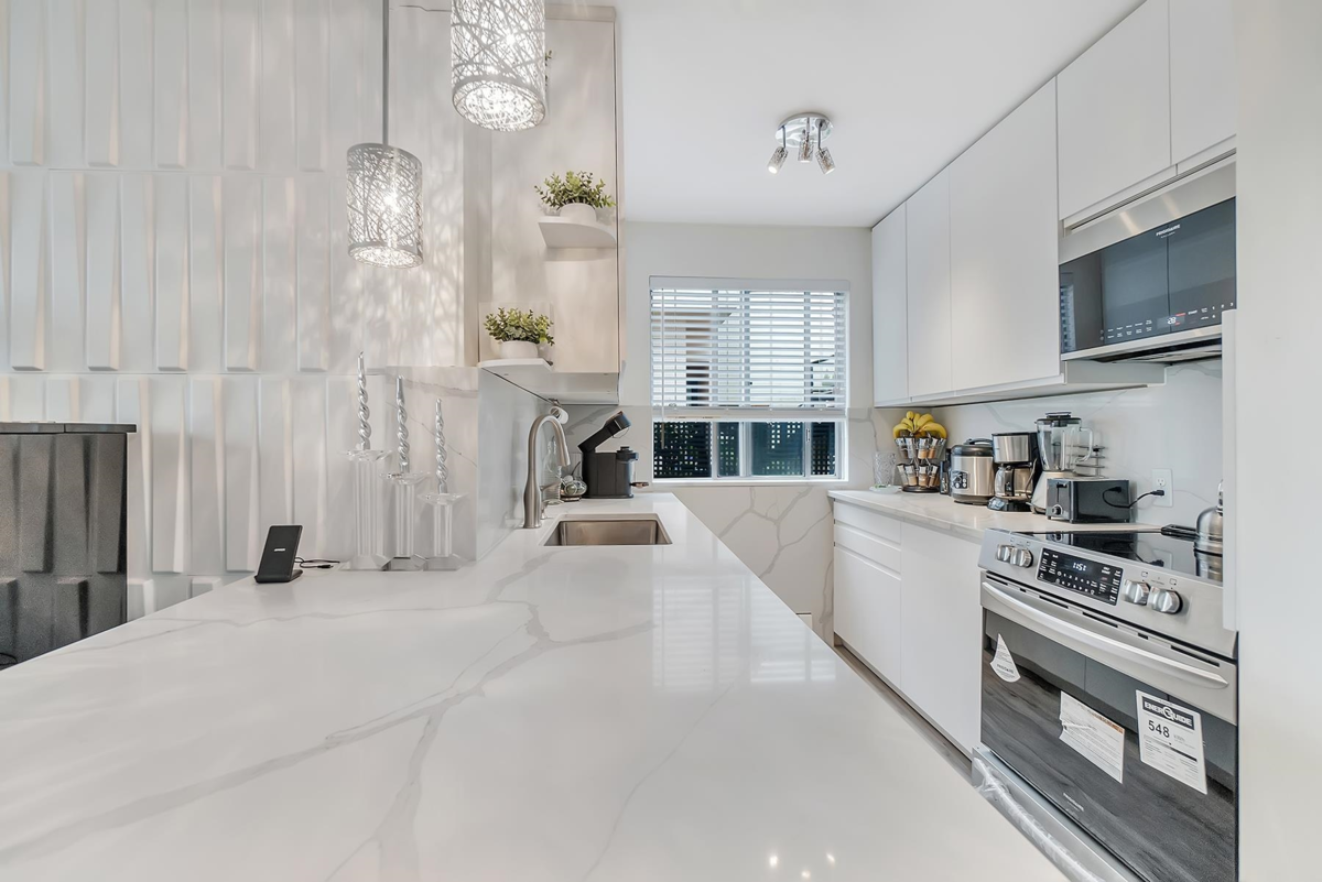 Guest Bathroom Photo of 101 1750 Esquimalt Avenue, West Vancouver, BC