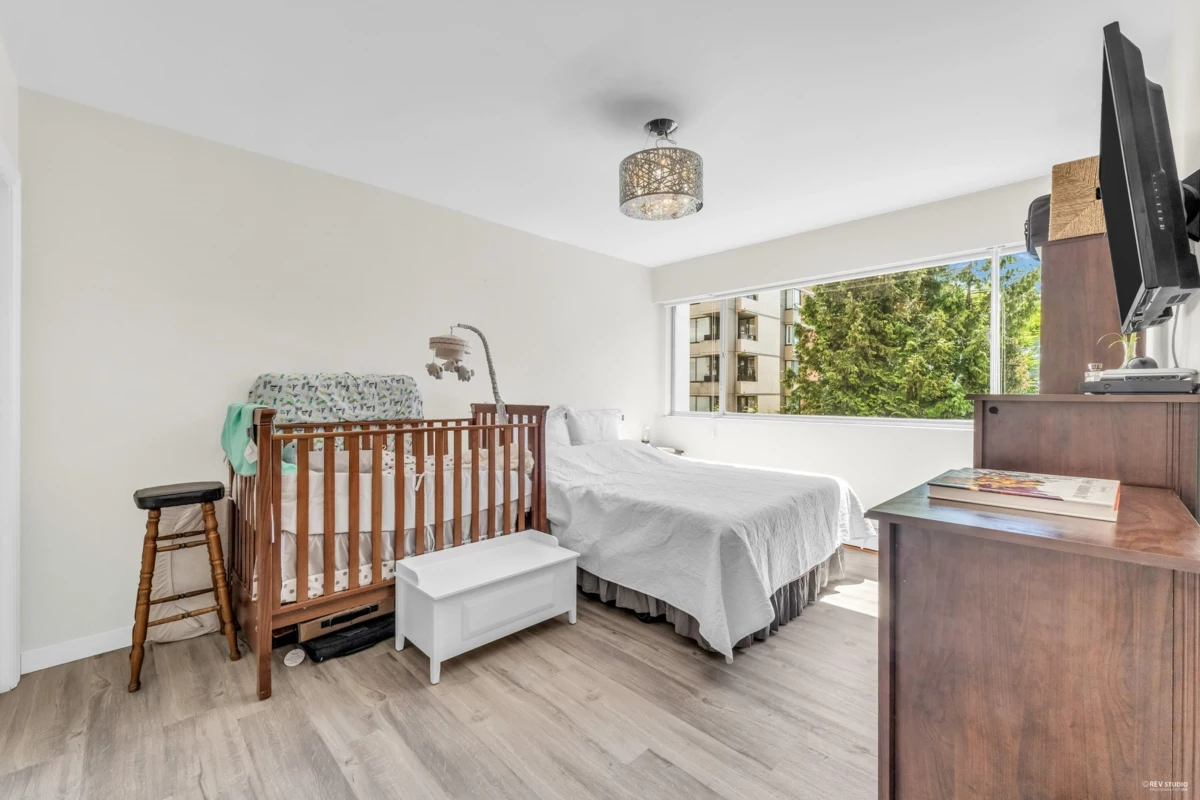 Loft / Bonus Room Photo of 101 1750 Esquimalt Avenue, West Vancouver, BC