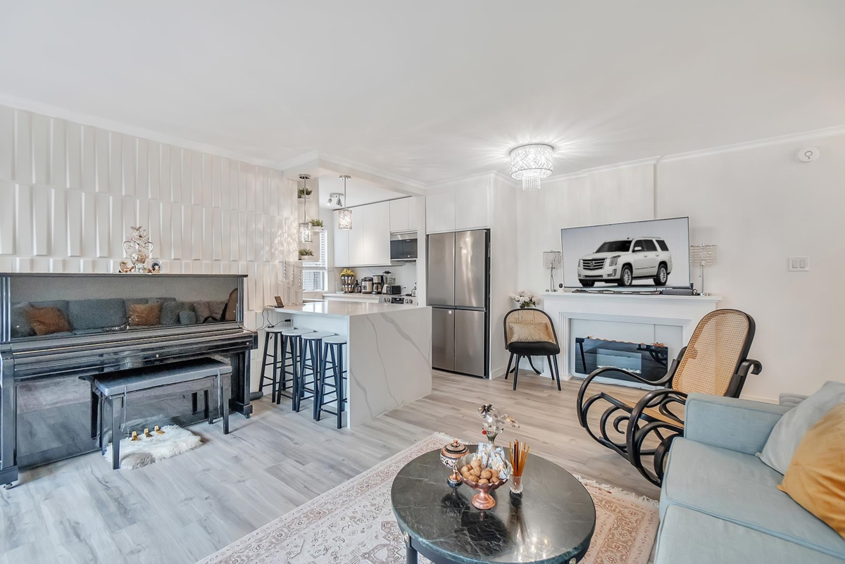 Primary Bedroom Photo of 101 1750 Esquimalt Avenue, West Vancouver, BC