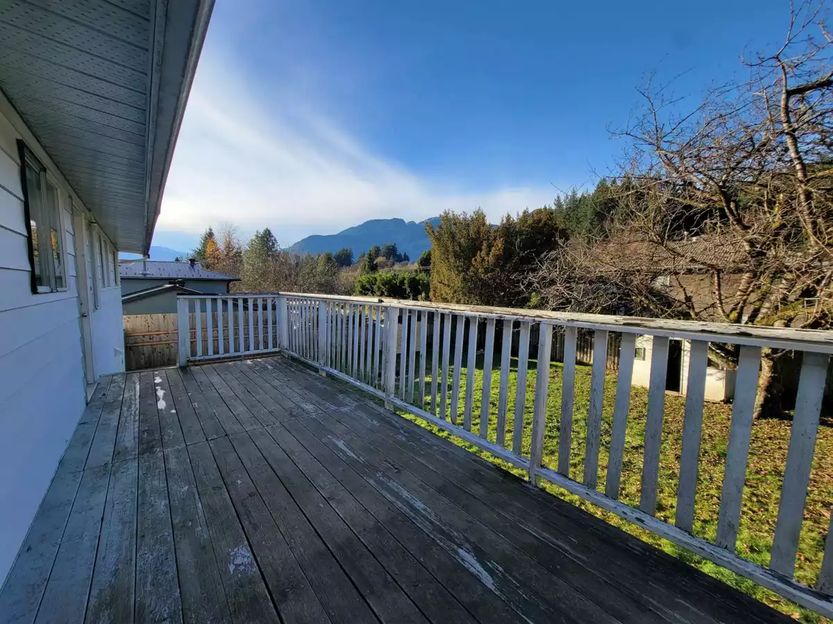Basement Recreation Room Photo of 38295 Chestnut Avenue, Squamish, BC