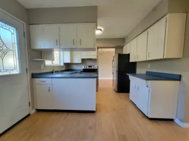 38295 Chestnut Avenue, Squamish, BC, Squamish — Single Family Residence for sale