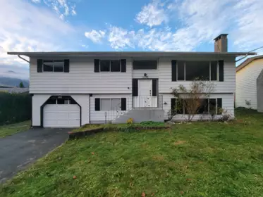 38295 Chestnut Avenue, Squamish, BC, Squamish — Single Family Residence for sale