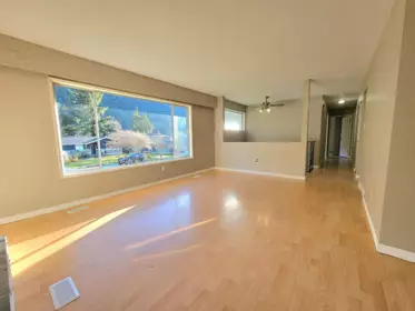 38295 Chestnut Avenue, Squamish, BC, Squamish — Single Family Residence for sale