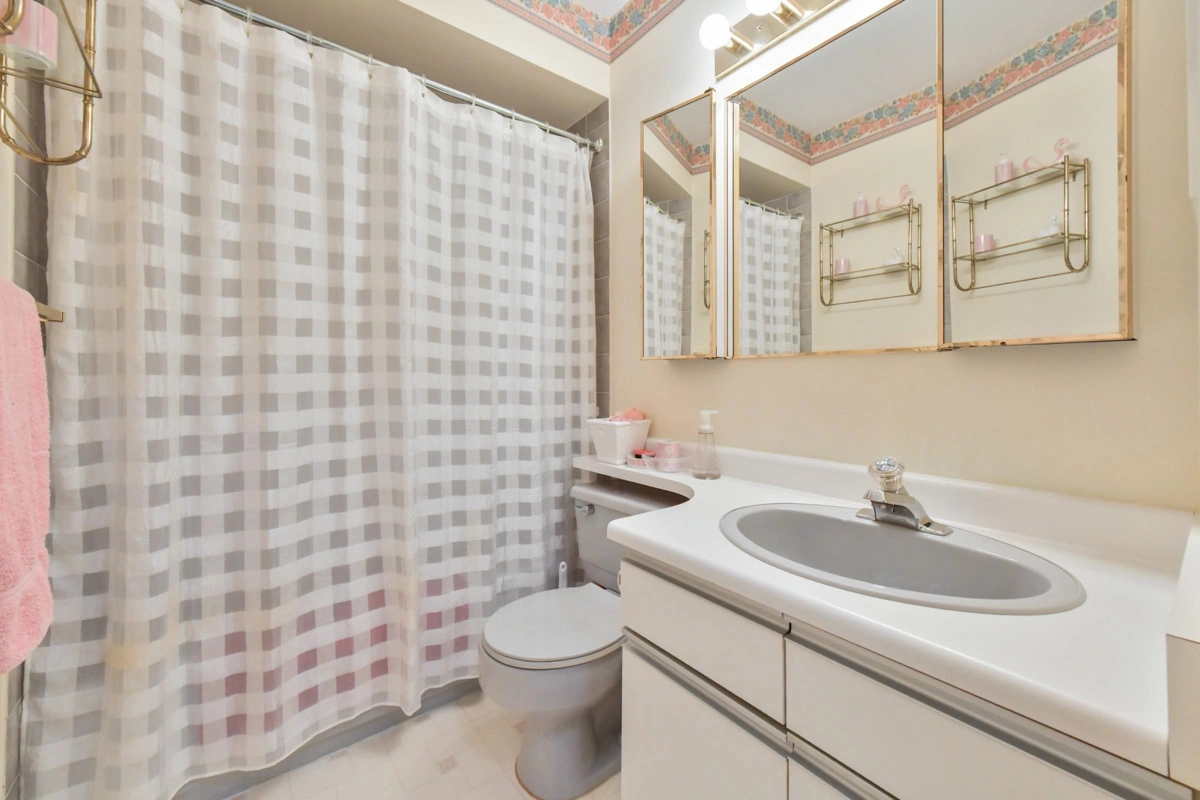 Basement Recreation Room Photo of 18 14316 19a Avenue, Surrey, BC