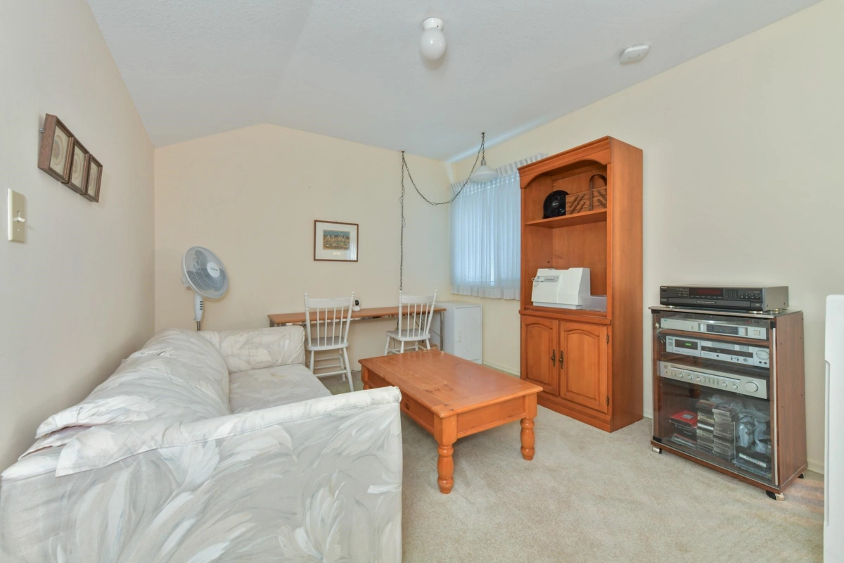 Entry Foyer Photo of 18 14316 19a Avenue, Surrey, BC