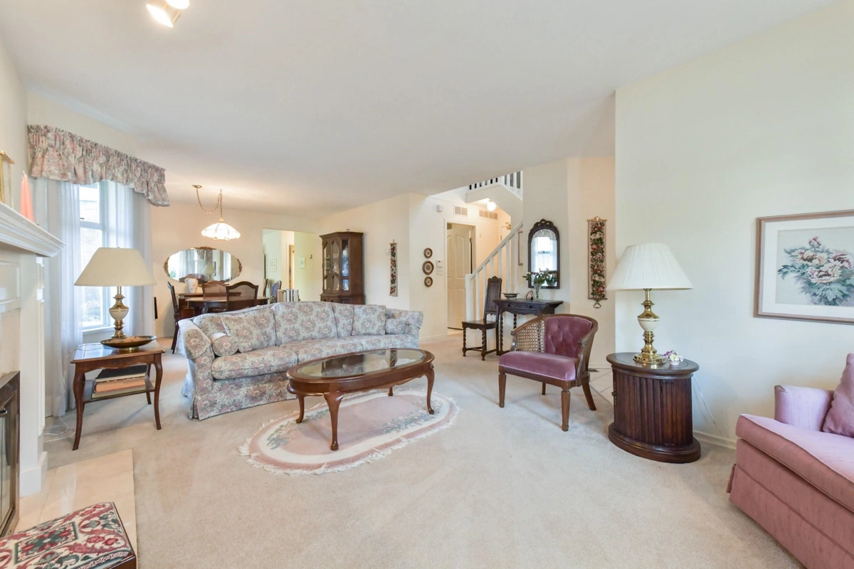 Family Room Photo of 18 14316 19a Avenue, Surrey, BC