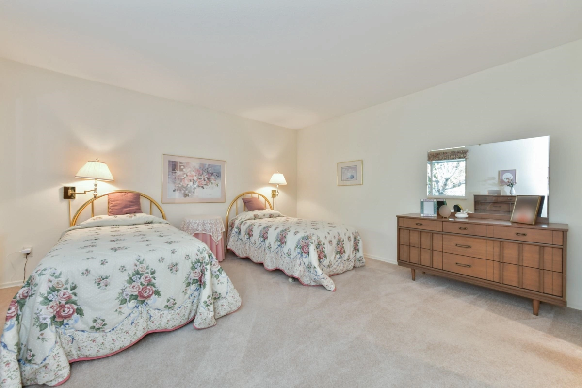 Guest Bathroom Photo of 18 14316 19a Avenue, Surrey, BC