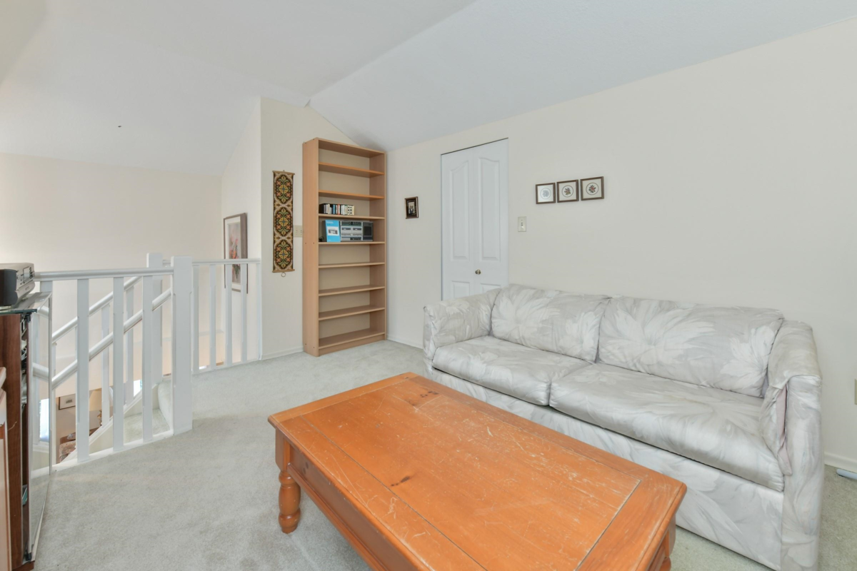 Hallway Photo of 18 14316 19a Avenue, Surrey, BC