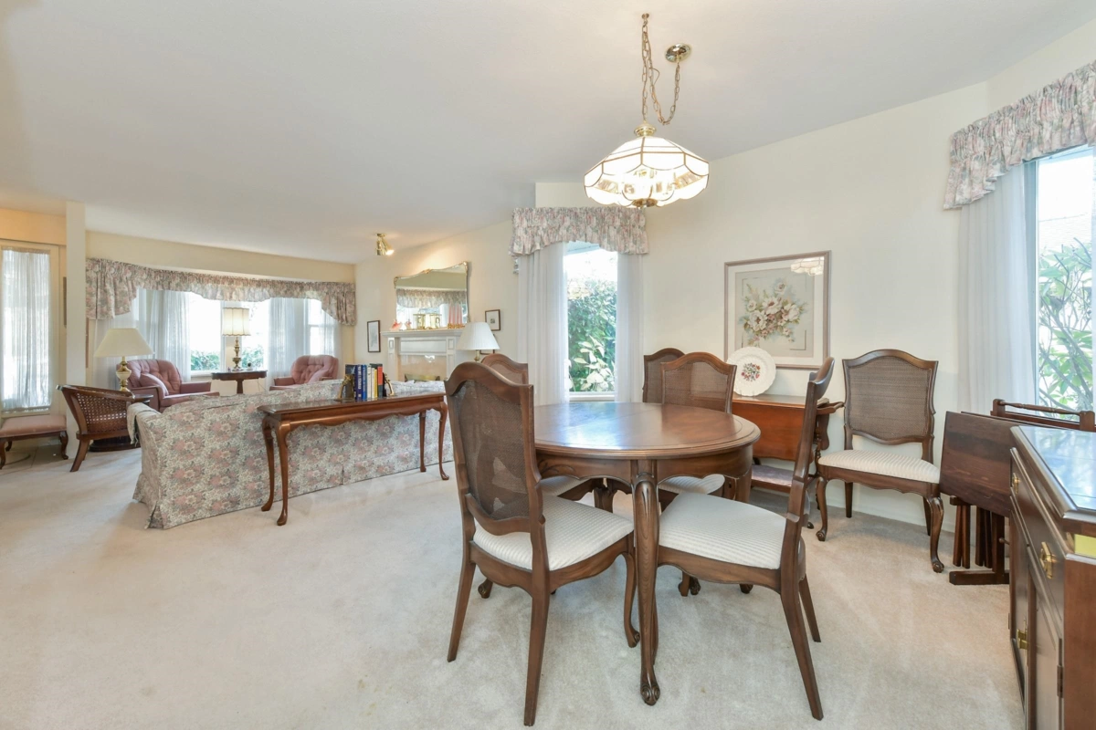 Kitchen Island Photo of 18 14316 19a Avenue, Surrey, BC