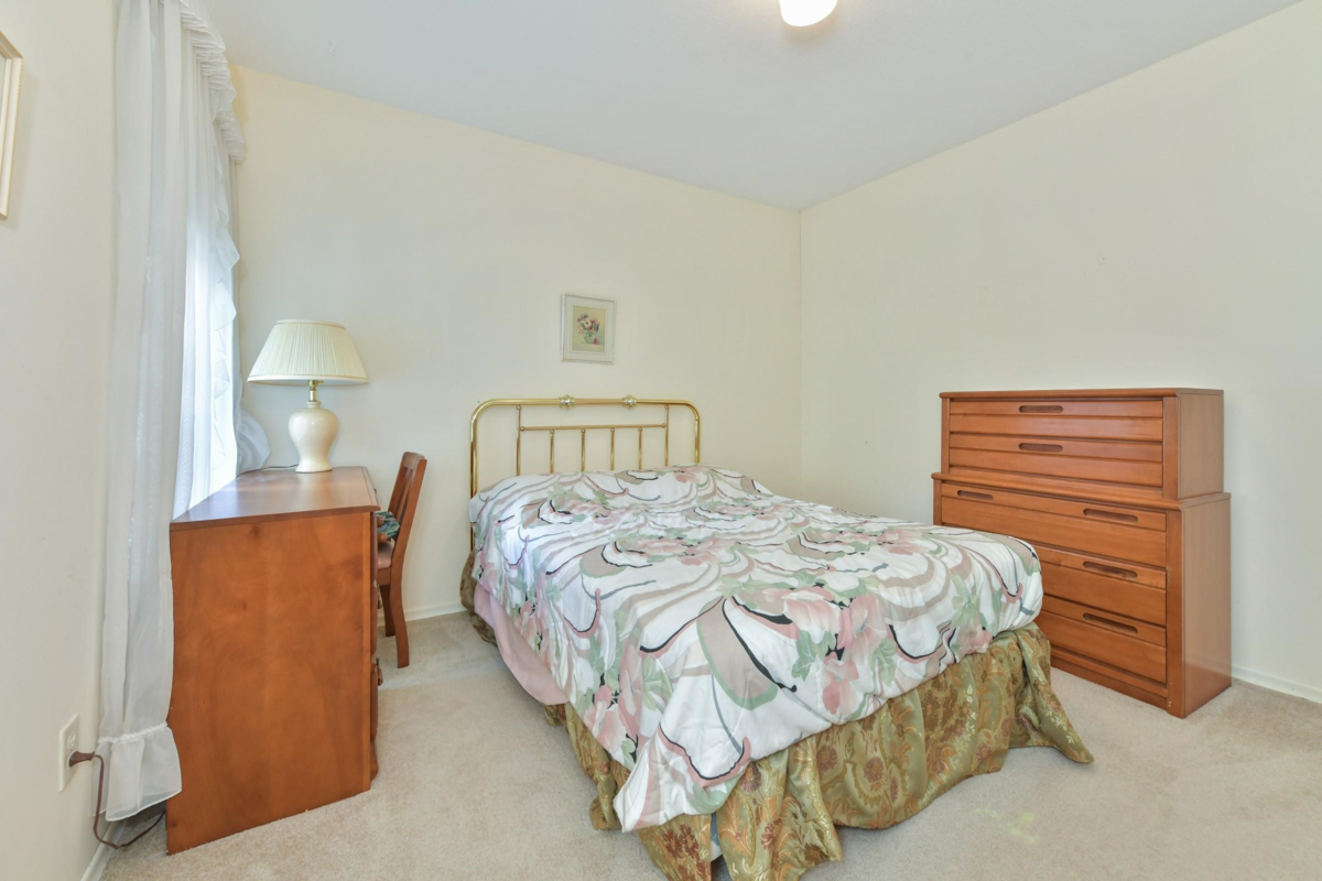 Laundry Room Photo of 18 14316 19a Avenue, Surrey, BC