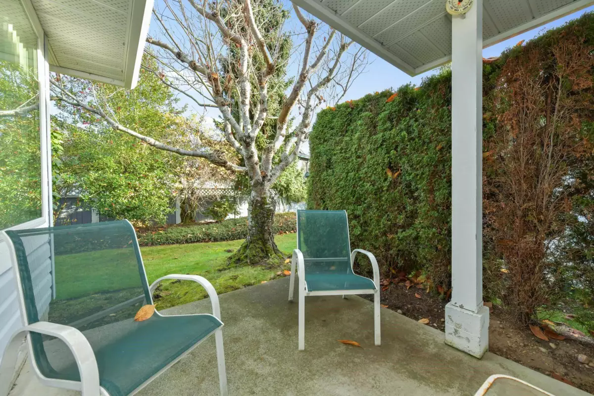 Primary Bathroom Photo of 18 14316 19a Avenue, Surrey, BC
