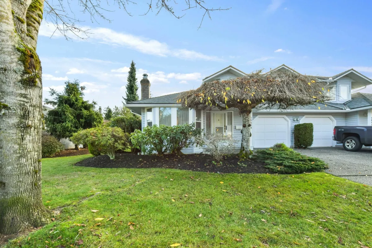 Staircase Photo of 18 14316 19a Avenue, Surrey, BC