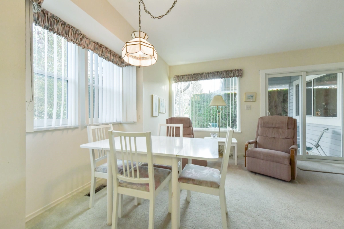 Walk-In Closet Photo of 18 14316 19a Avenue, Surrey, BC