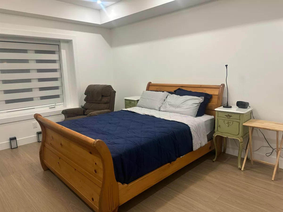 Kitchen Photo of 836 W 61st Avenue, Vancouver, BC