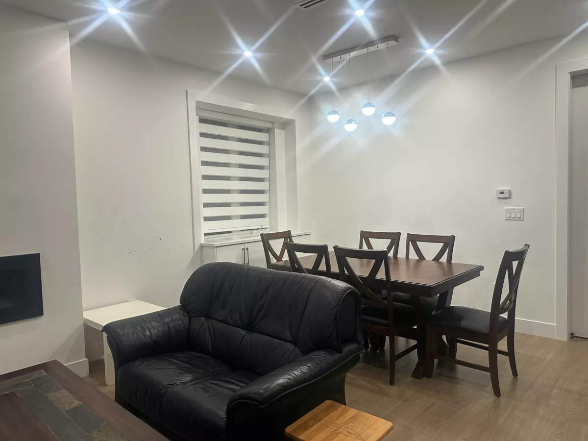 Living Room Photo of 836 W 61st Avenue, Vancouver, BC