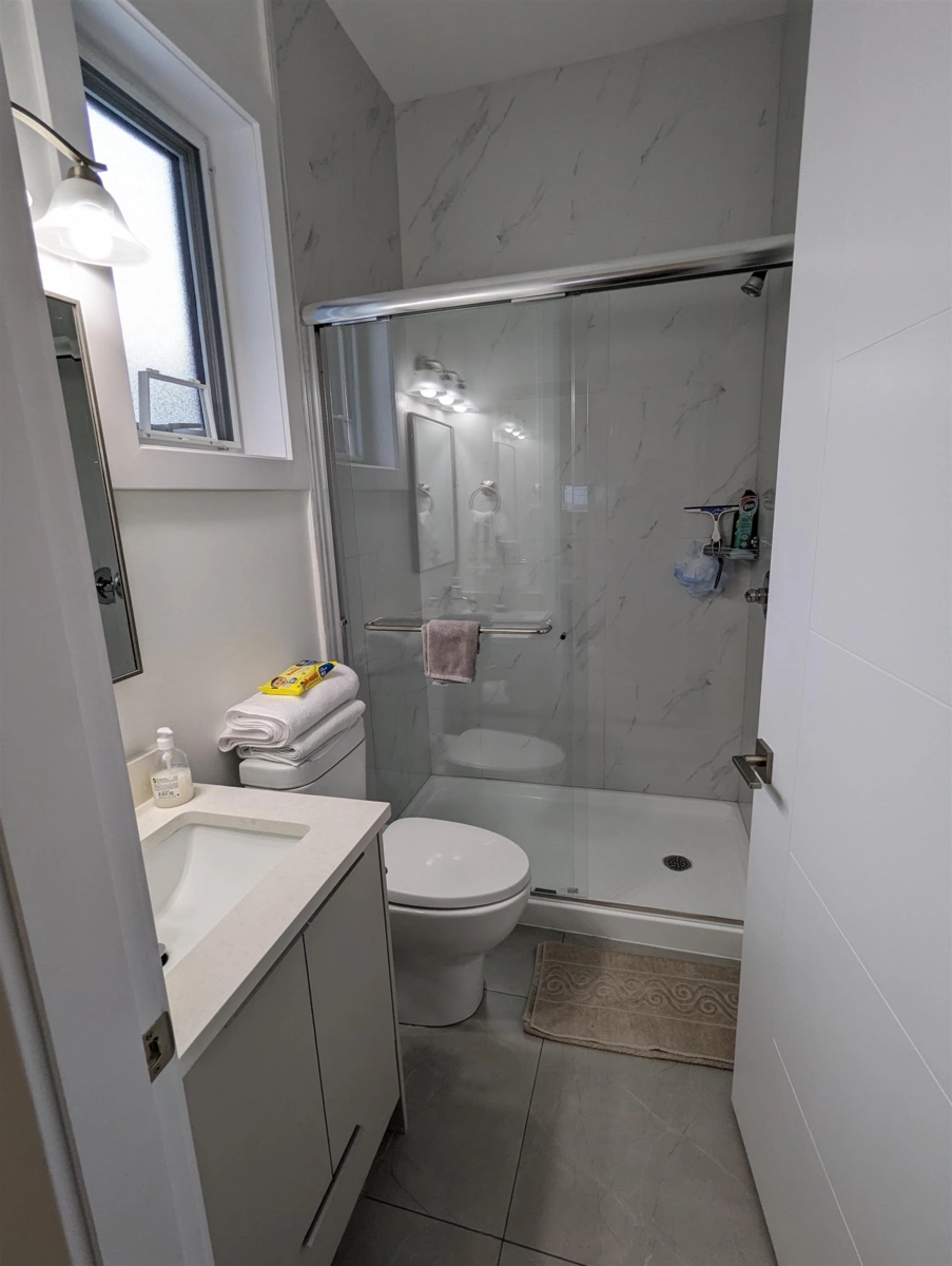 Mudroom Photo of 836 W 61st Avenue, Vancouver, BC