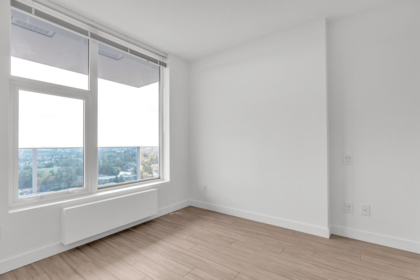 2702 13615 Fraser Highway, Surrey, BC, Surrey — Apartment/Condo for sale