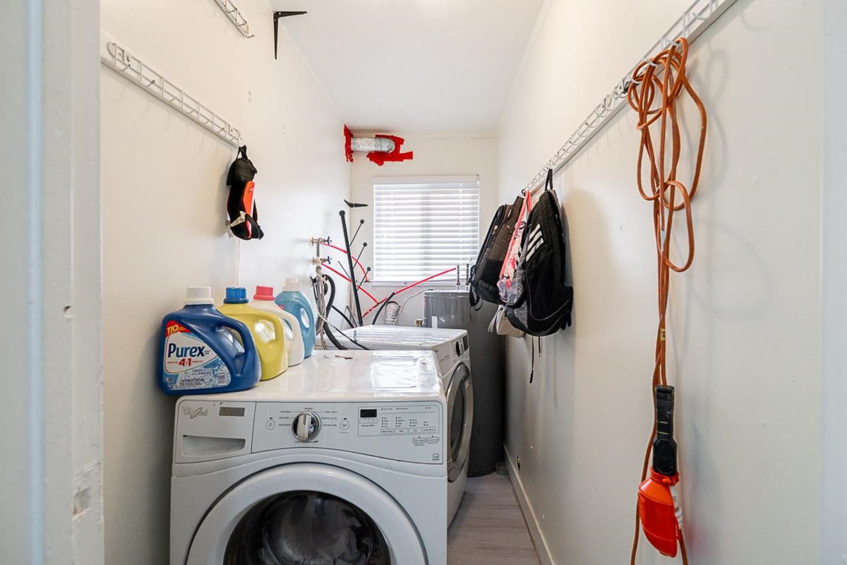Breakfast Nook Photo of 7380 Parkwood Drive, Surrey, BC
