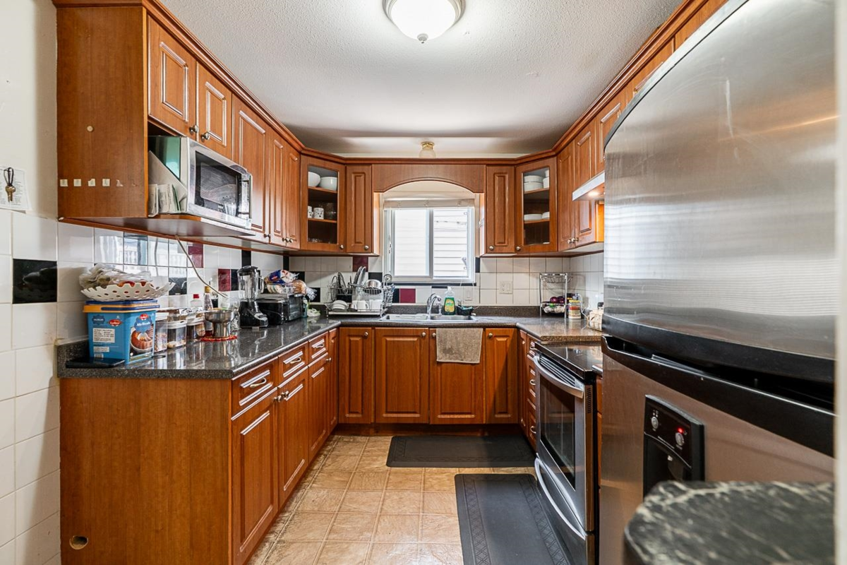 Dining Area Photo of 7380 Parkwood Drive, Surrey, BC