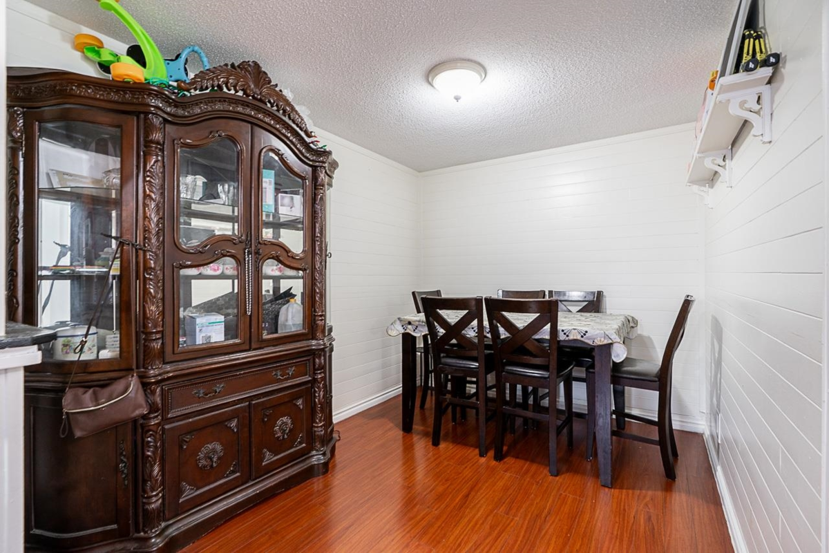 Kitchen Island Photo of 7380 Parkwood Drive, Surrey, BC