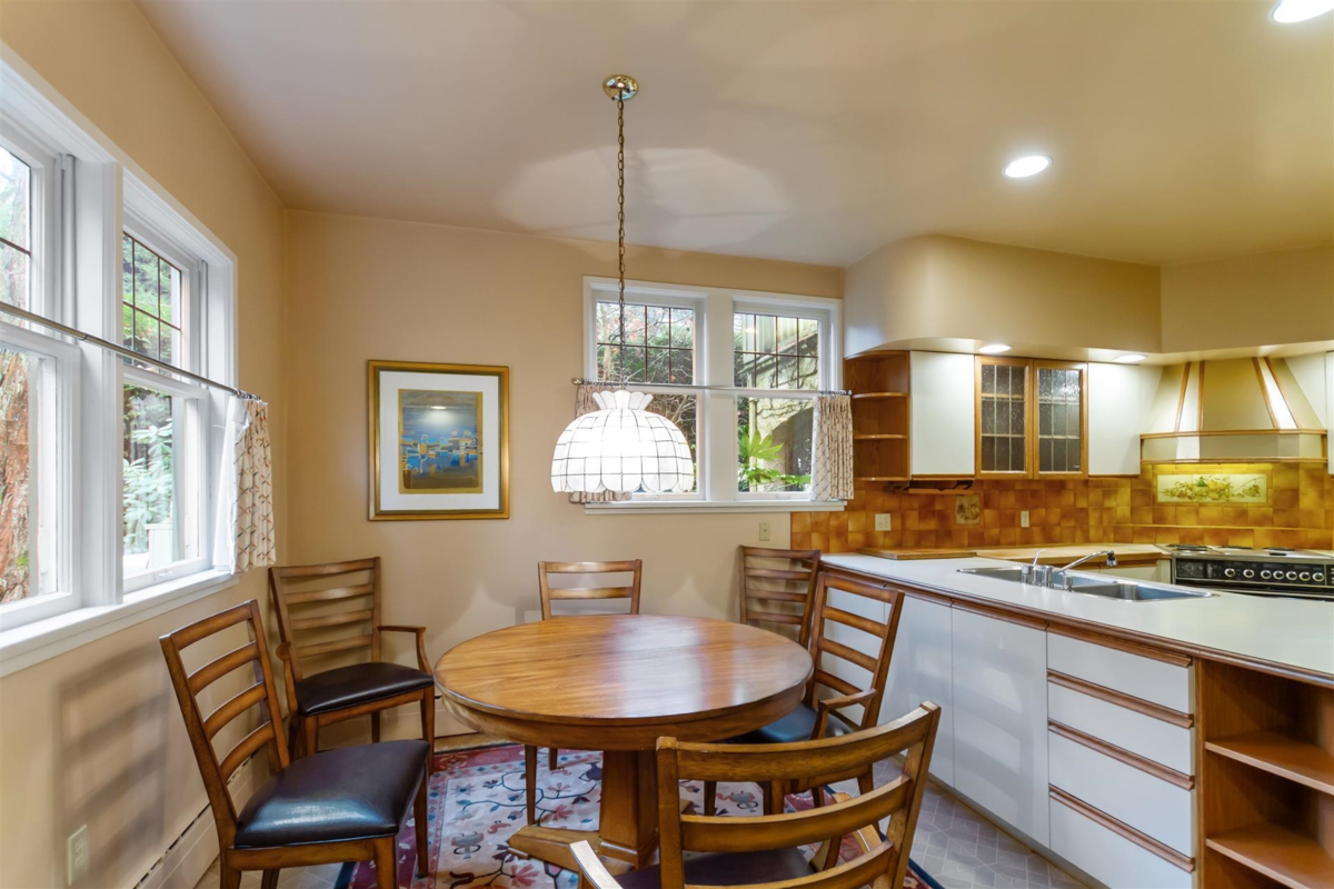 Breakfast Nook Photo of 5376 Marguerite Street, Vancouver, BC