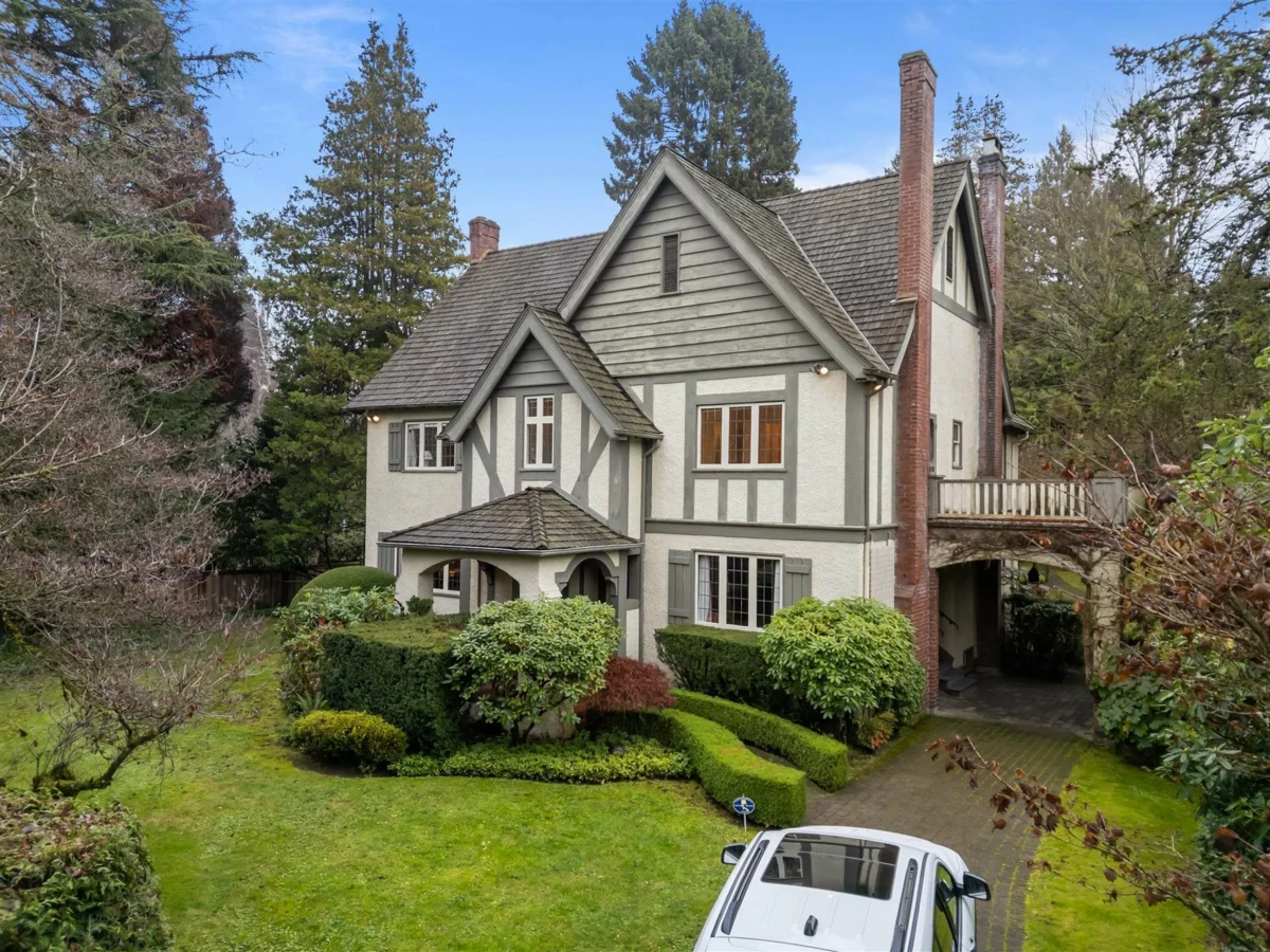 Entry Foyer Photo of 5376 Marguerite Street, Vancouver, BC