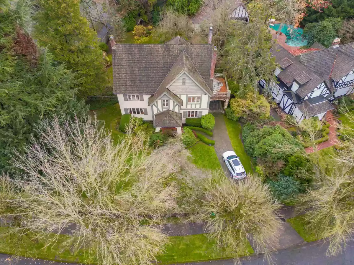 Hallway Photo of 5376 Marguerite Street, Vancouver, BC