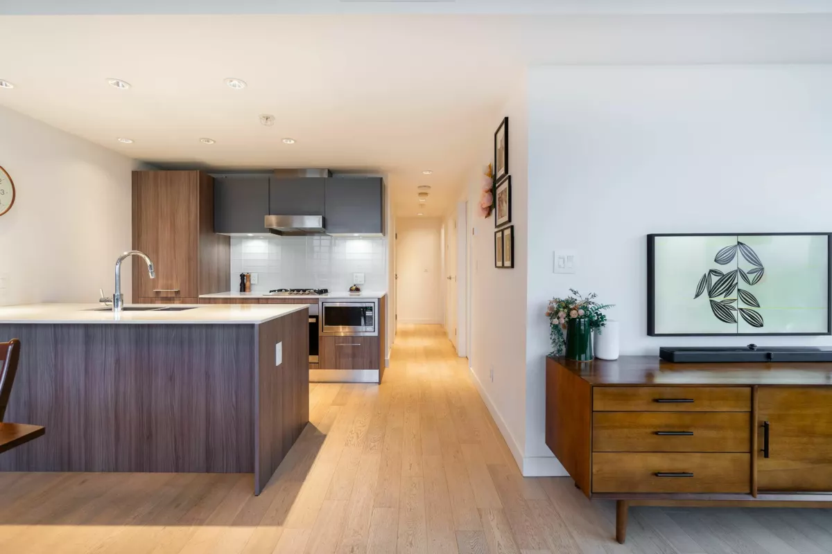 Dining Area Photo of 511 2220 Kingsway, Vancouver, BC