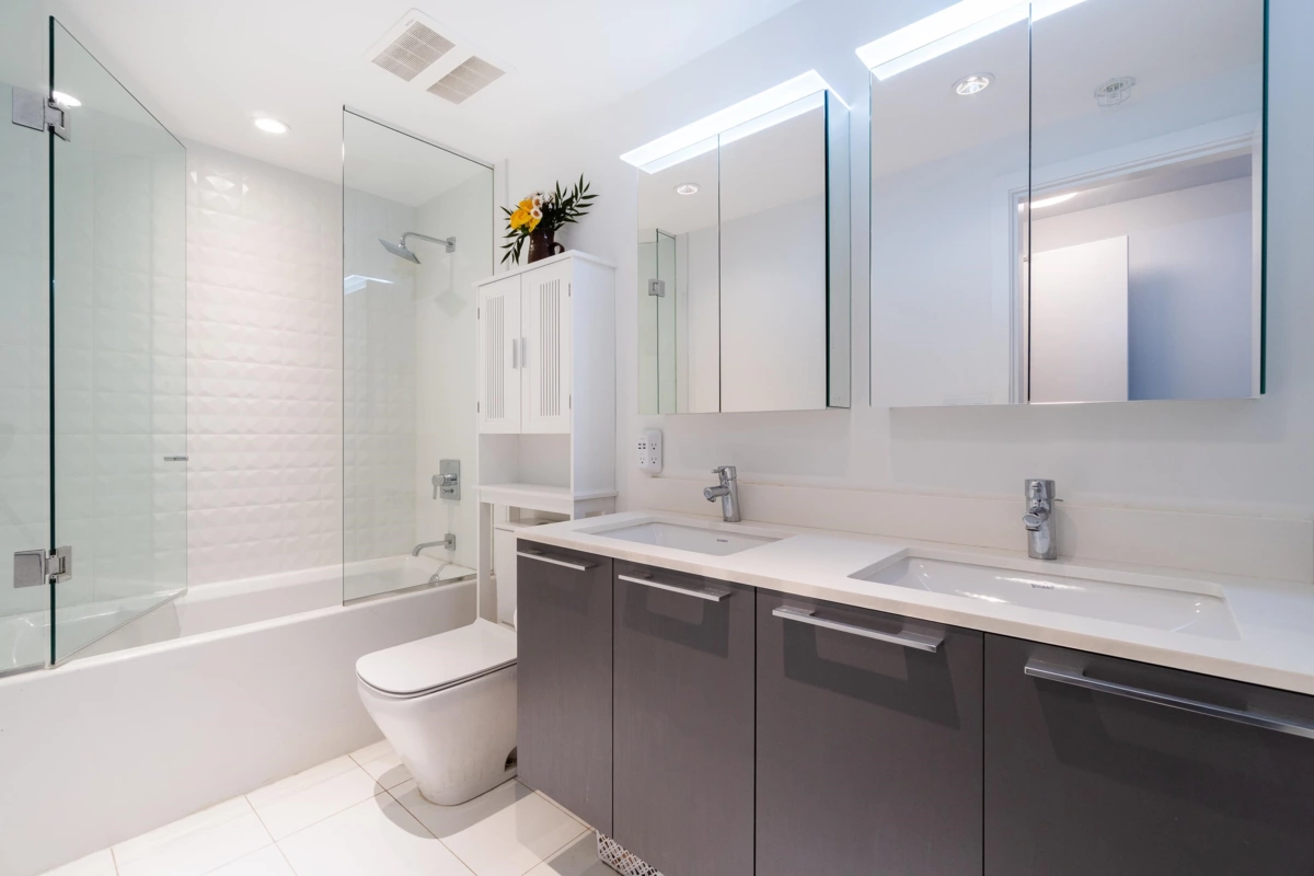 Entry Foyer Photo of 511 2220 Kingsway, Vancouver, BC