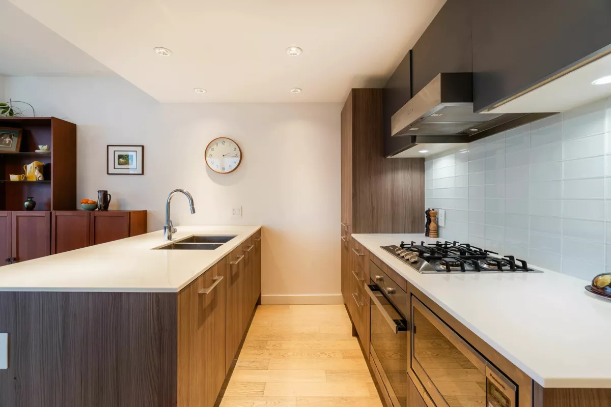 Guest Bathroom Photo of 511 2220 Kingsway, Vancouver, BC