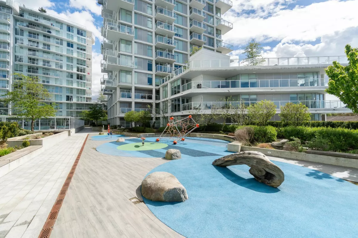 Hot Tub / Spa Photo of 511 2220 Kingsway, Vancouver, BC