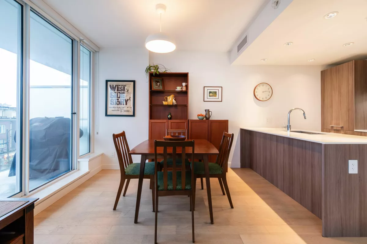 Kitchen Photo of 511 2220 Kingsway, Vancouver, BC