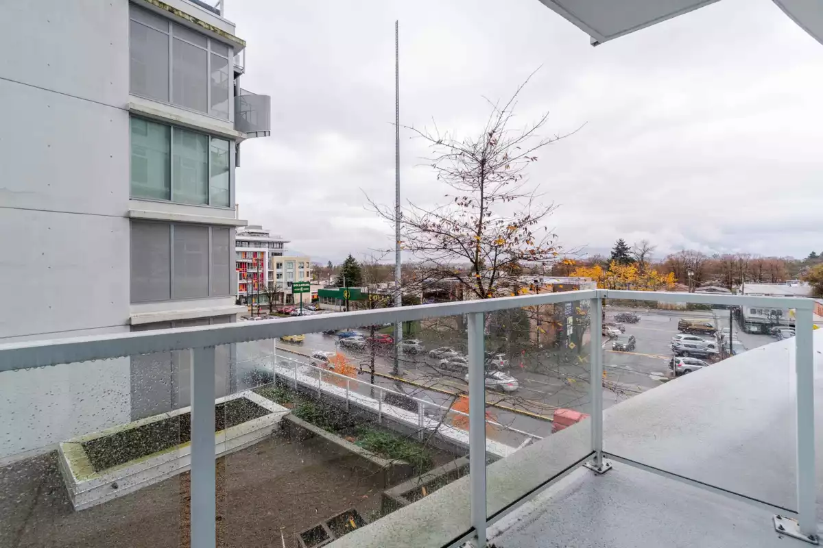 Laundry Room Photo of 511 2220 Kingsway, Vancouver, BC