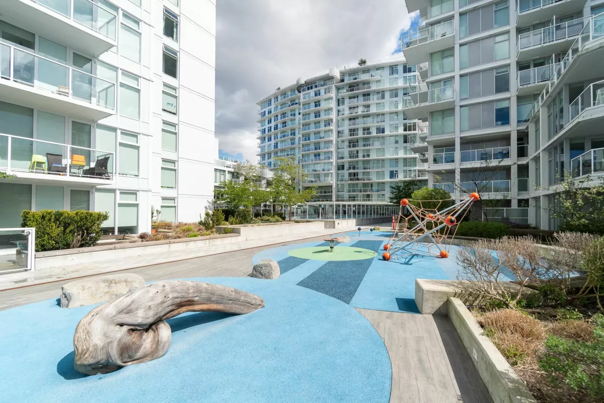 Outdoor Kitchen Photo of 511 2220 Kingsway, Vancouver, BC