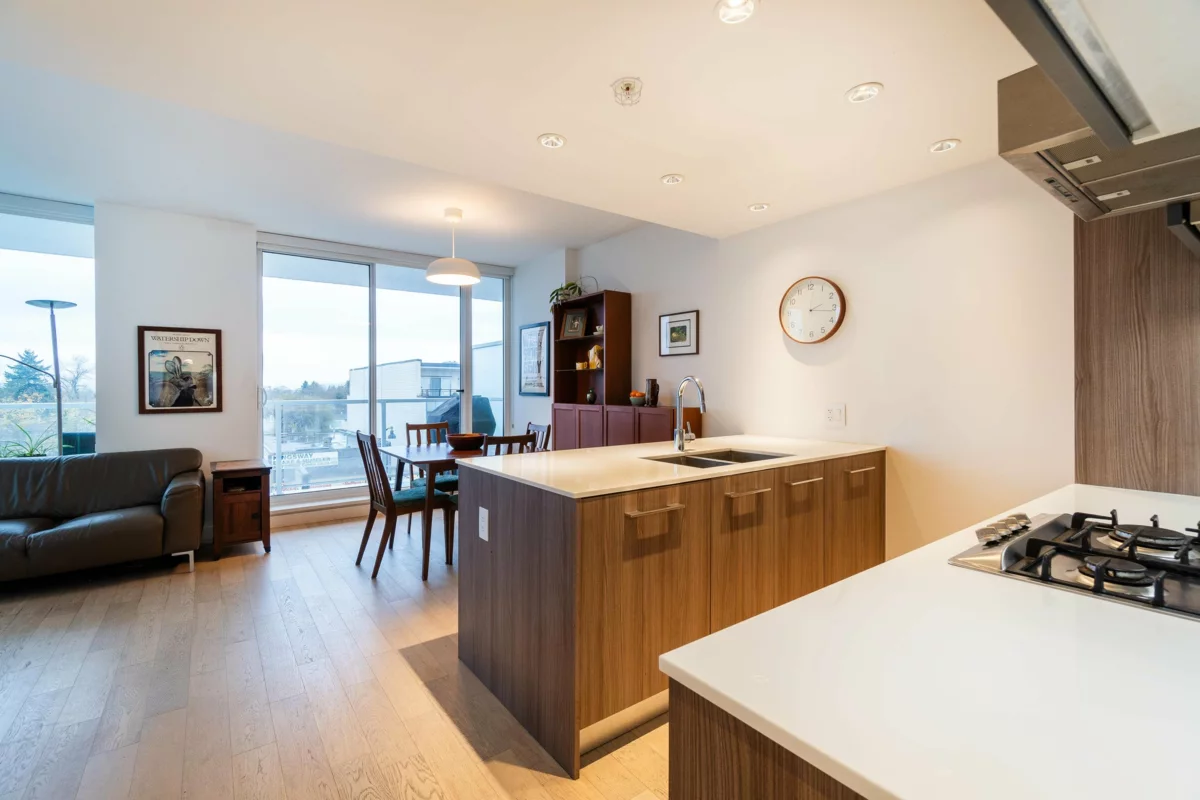 Powder Room Photo of 511 2220 Kingsway, Vancouver, BC