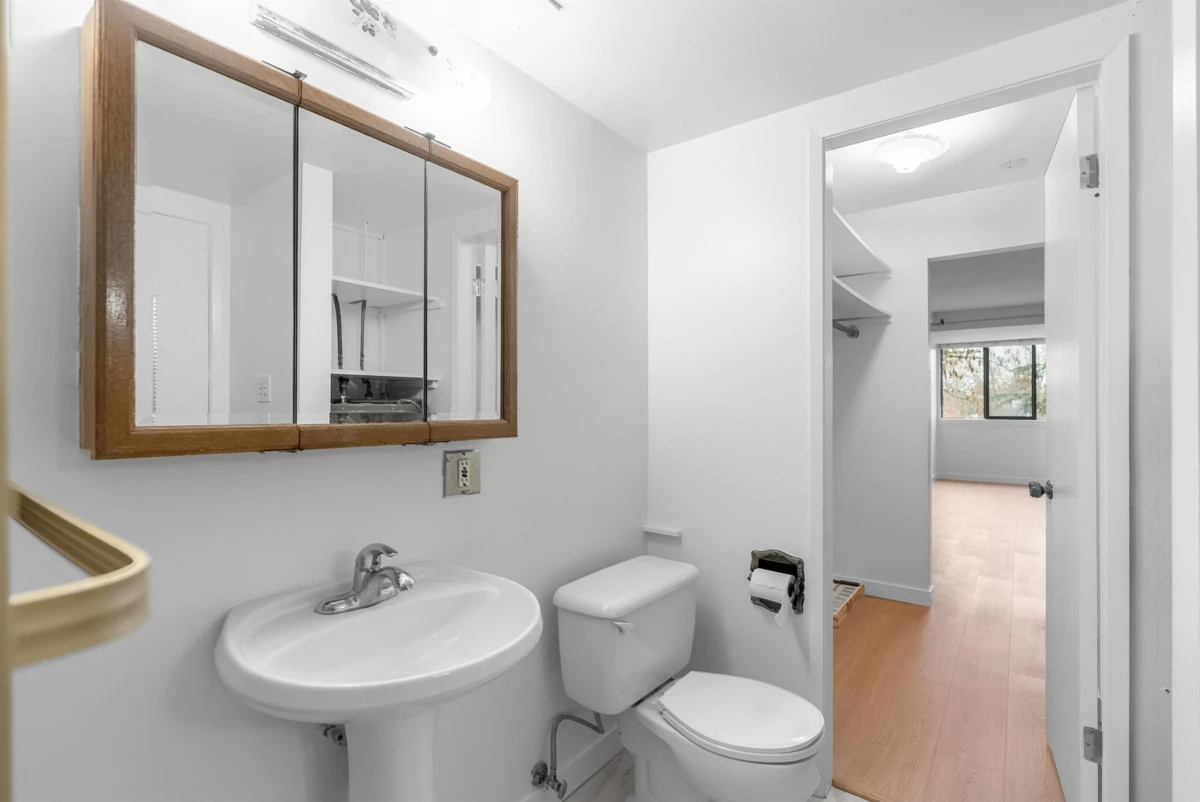 Bedroom 3 Photo of 214 9300 Glenacres Drive, Richmond, BC