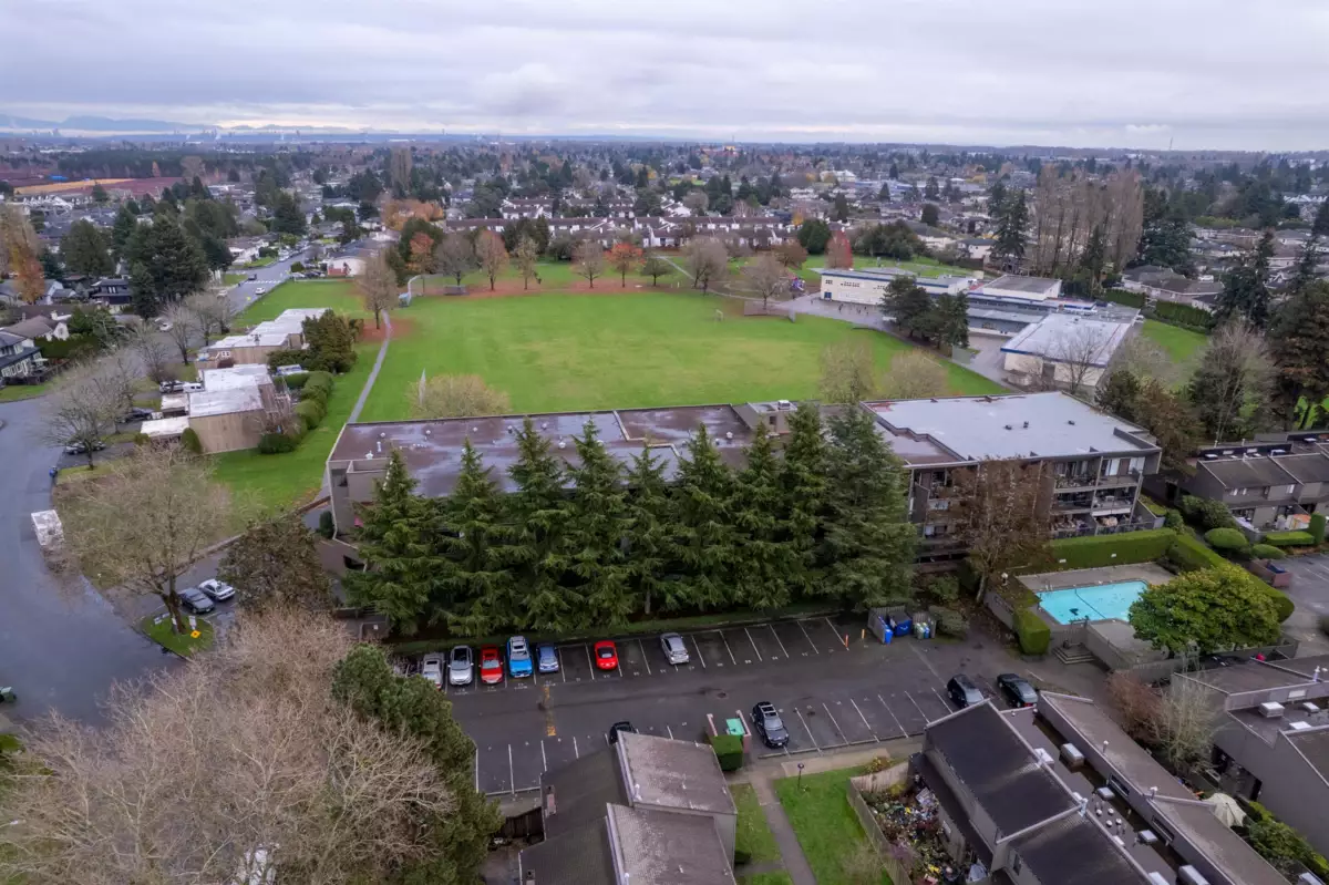 Entry Foyer Photo of 214 9300 Glenacres Drive, Richmond, BC