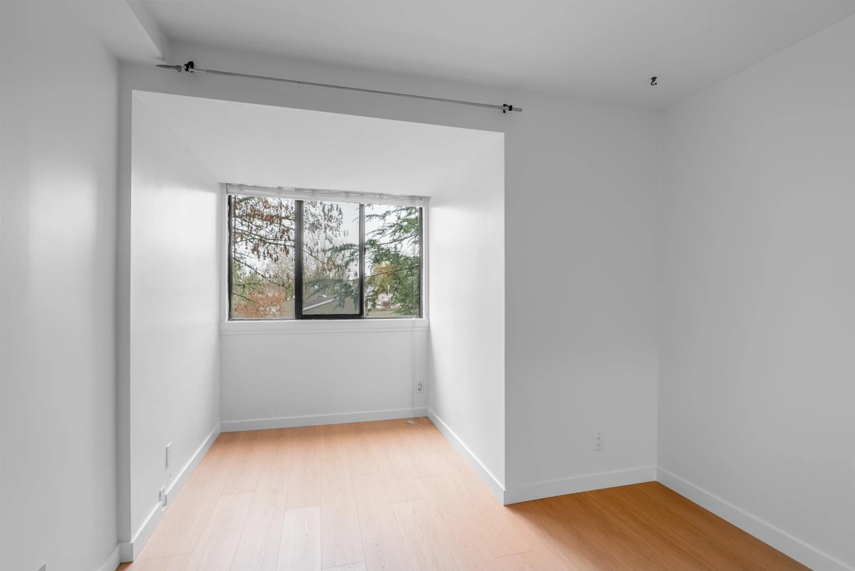 Primary Bathroom Photo of 214 9300 Glenacres Drive, Richmond, BC