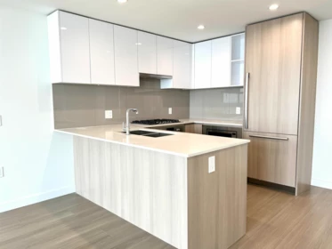 Kitchen Island Photo of 2406 618 Carnarvon Street, New Westminster, BC