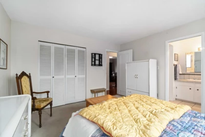 Hallway Photo of 814 Kelvin Street, Coquitlam, BC