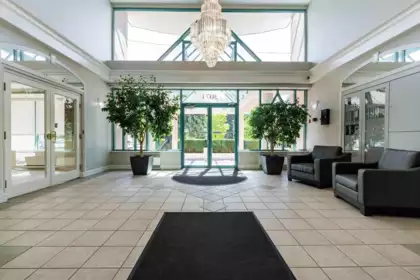1605 3071 Glen Drive, Coquitlam, BC, Coquitlam — Apartment/Condo for sale