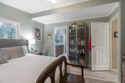 Entry Foyer Photo of 9 1640 162 Street, Surrey, BC