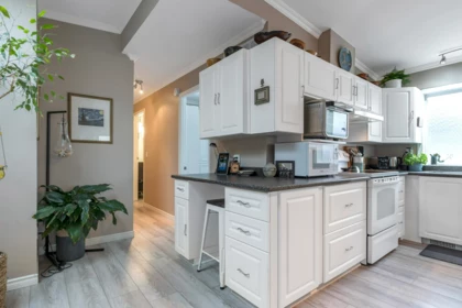 Guest Bathroom Photo of 9 1640 162 Street, Surrey, BC