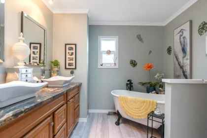 Hallway Photo of 9 1640 162 Street, Surrey, BC