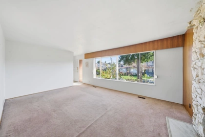 Breakfast Nook Photo of 4561 Manor Street, Vancouver, BC